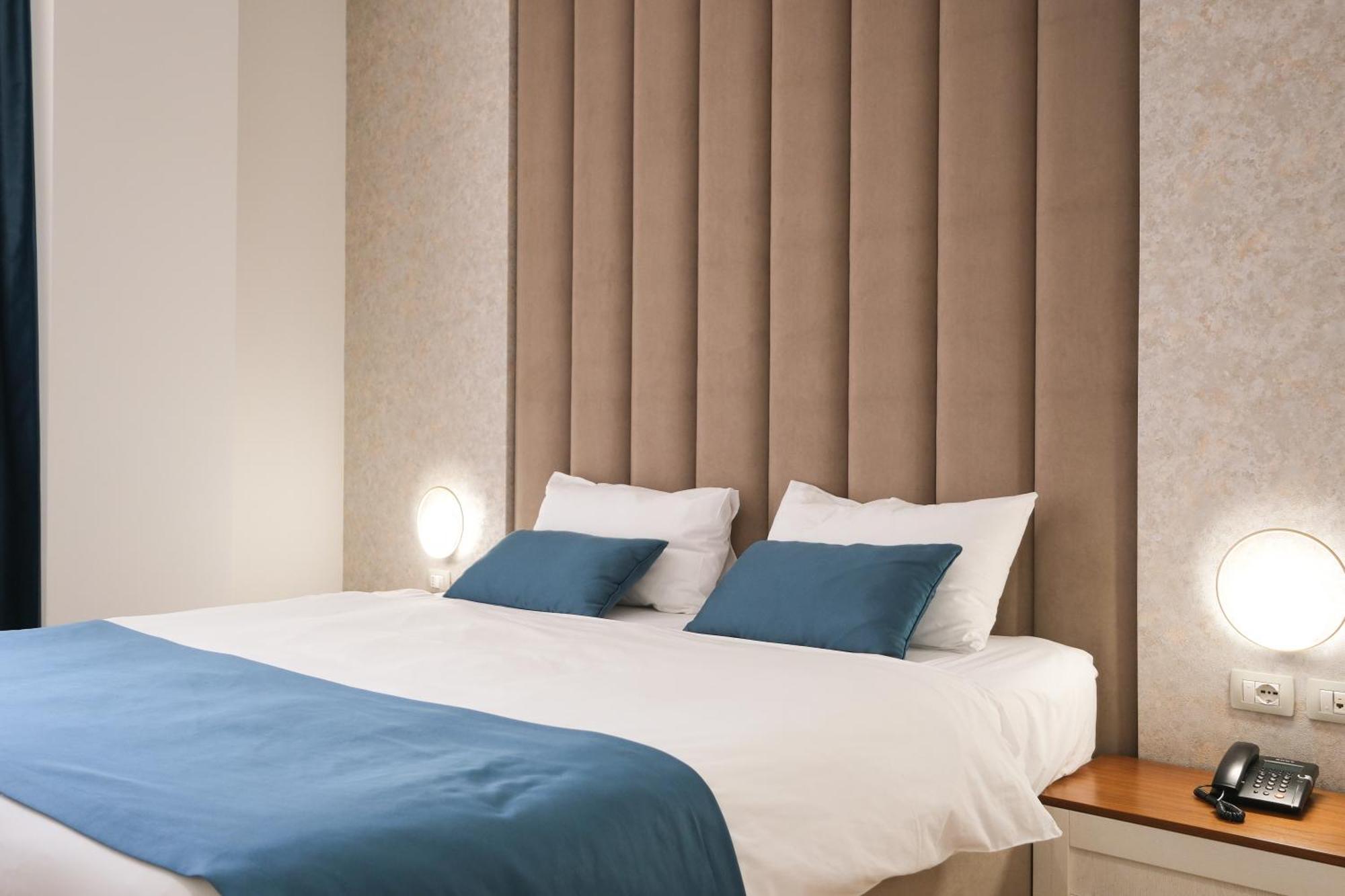 Golden City Hotel , Tirana Esterno foto