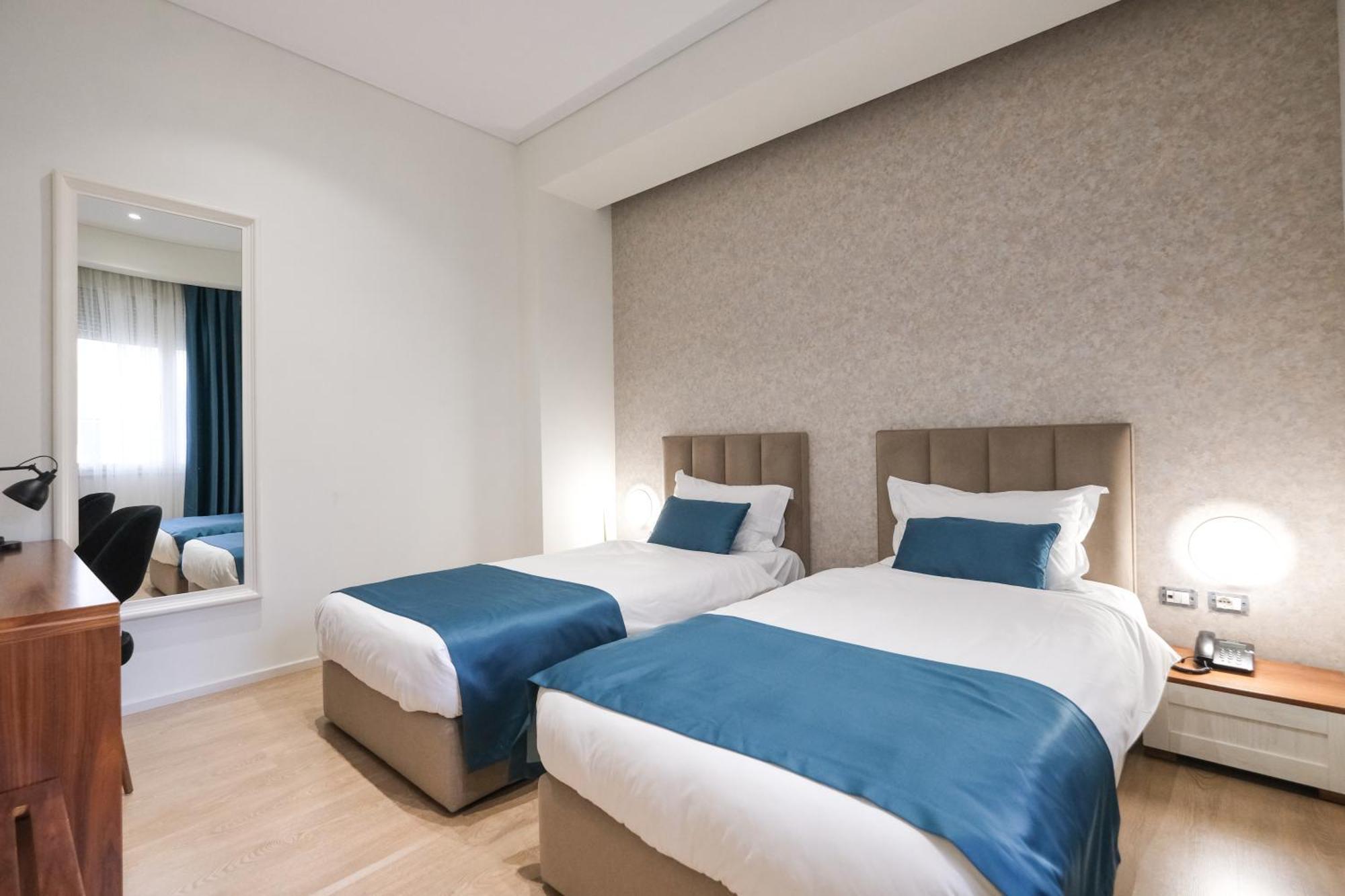 Golden City Hotel , Tirana Esterno foto