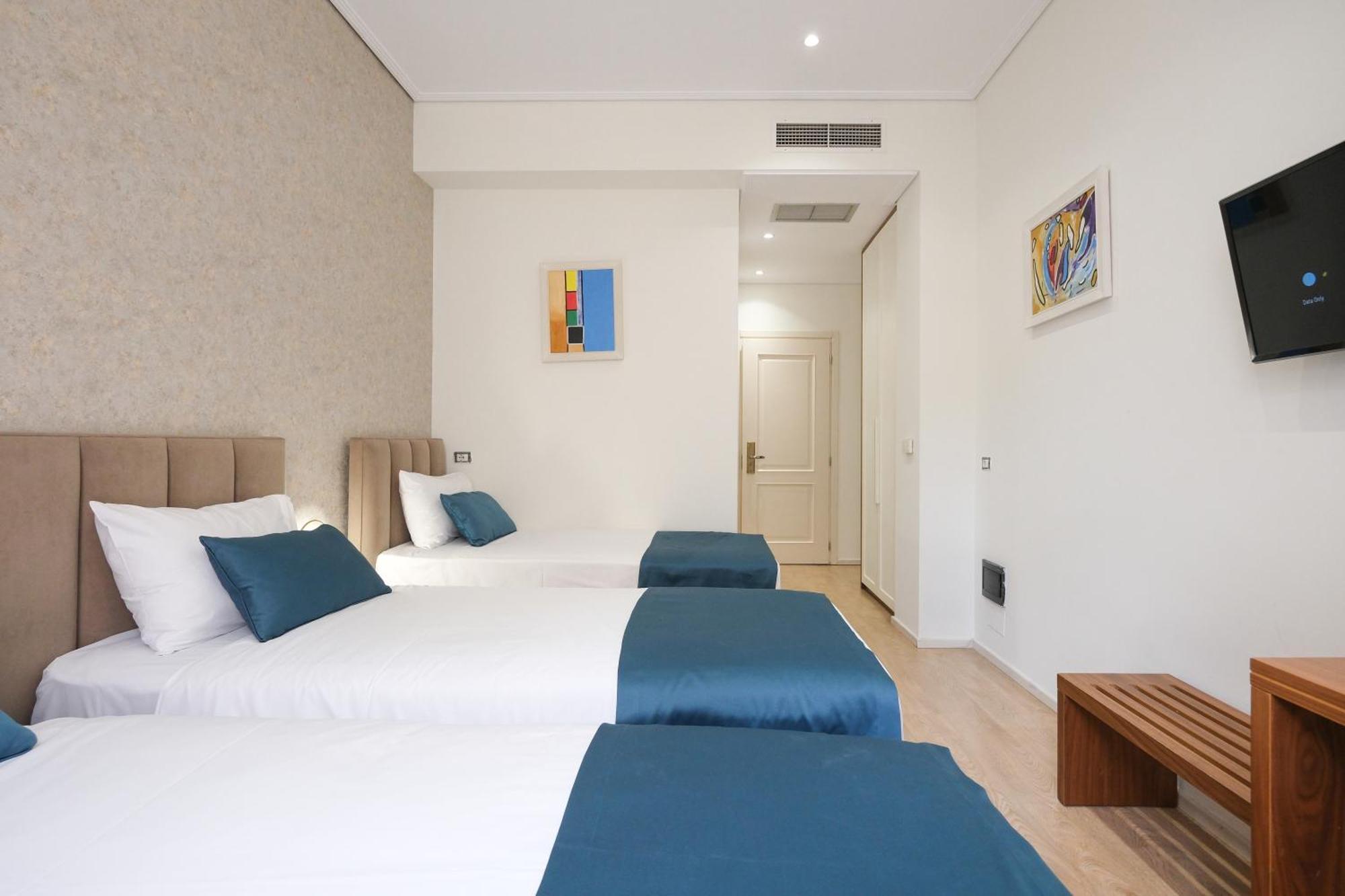 Golden City Hotel , Tirana Esterno foto