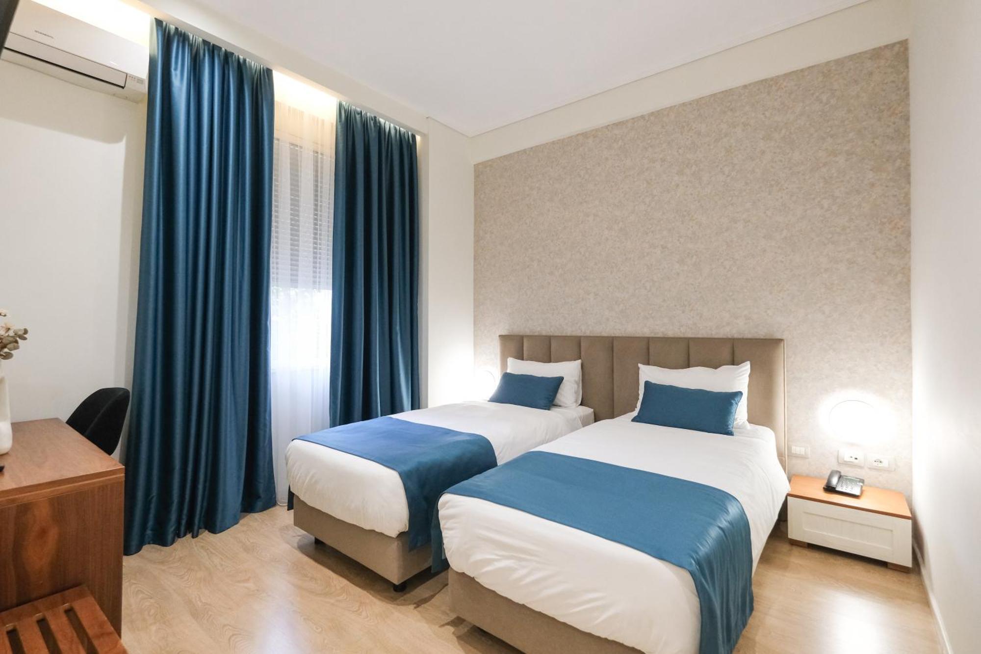 Golden City Hotel , Tirana Esterno foto